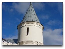  Замок Алатскиви: Круглая башня замка