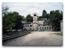  Экскурсии по Черногории: Цетиньский монастырь 