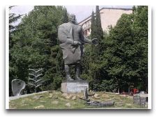  Памятники Тбилиси: Памятник Важа Пшавела