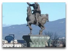  Памятники Тбилиси: Давид строитель