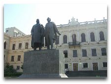  Памятники Тбилиси: Памятник Акакию Церетели и Илье Чавчавадзе