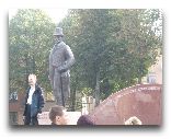  Елгава: Памятник в парке