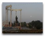  Курган-Тюбе: Памятник 