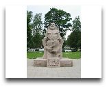  Тарту: Памятник Якобу Хурту